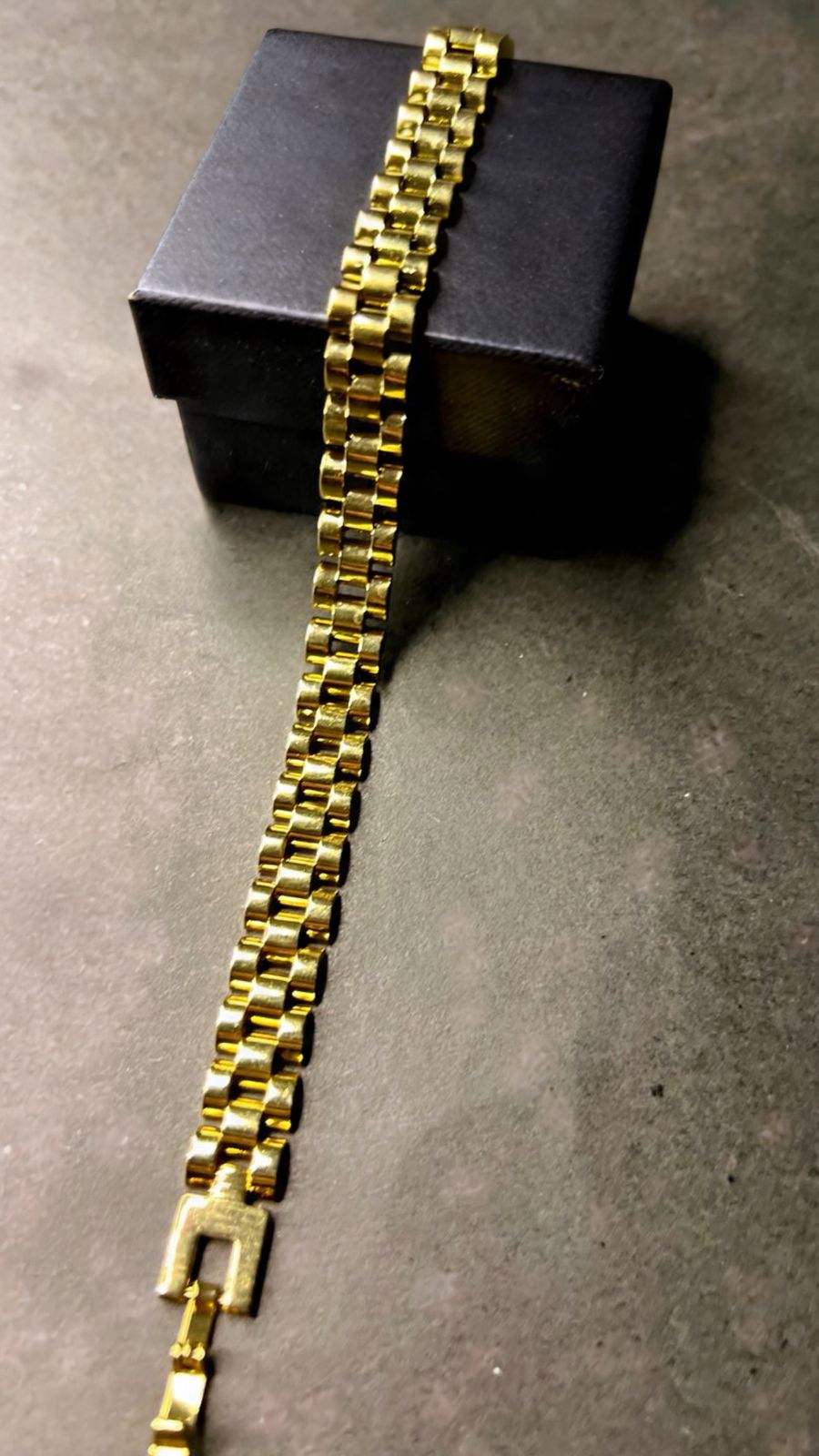 SLEEK BRACELET - Gold