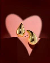Load image into Gallery viewer, Luminous Dewdrop Earrings
